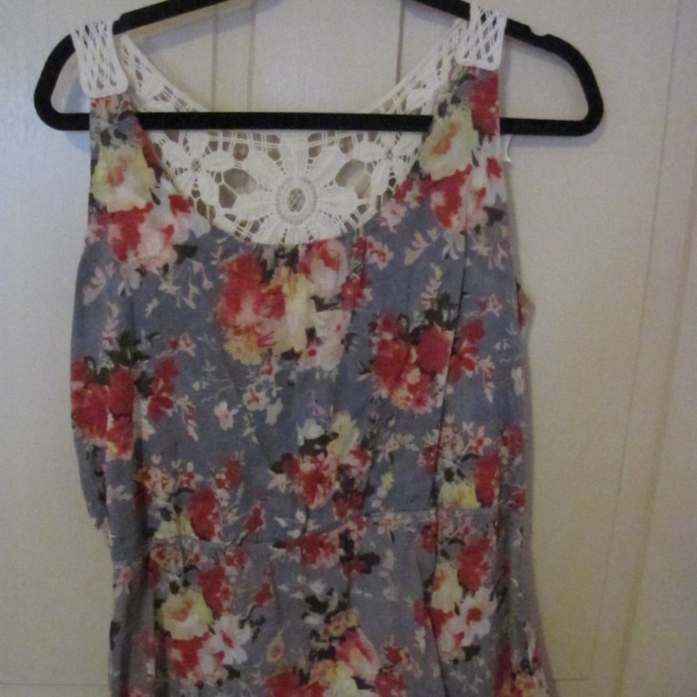 Rue 21 Boho Floral and Crochet tank, Sz. Large